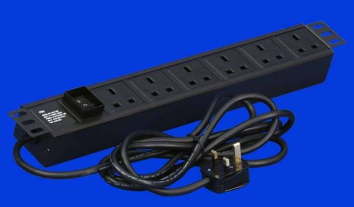 黑色10位国标PDU,16A国标三扁插头输入,10A万用插座输出,带总开关,线长3米,反方向安装